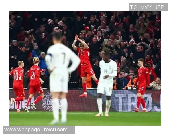 拜仁慕尼黑与拿玻里激战在即谁能在欧冠赛场笑到最后